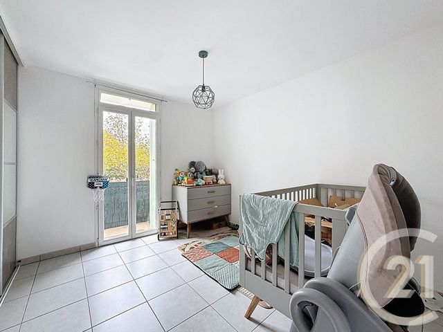 Appartement F3 à vendre - 3 pièces - 69.3 m2 - THUIR - 66 - LANGUEDOC-ROUSSILLON - Century 21 Terres Catalanes