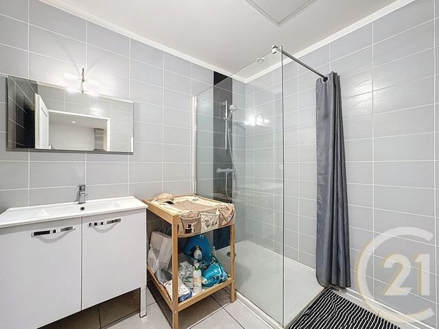 Appartement F3 à vendre - 3 pièces - 69.3 m2 - THUIR - 66 - LANGUEDOC-ROUSSILLON - Century 21 Terres Catalanes